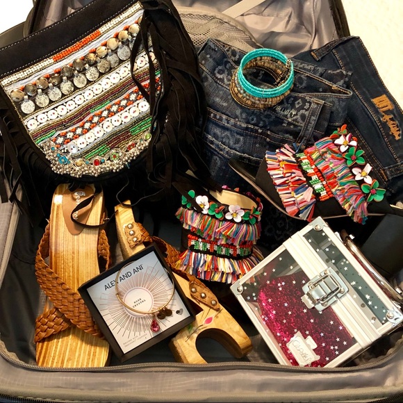 My Favorite Posh Finds! - Picture 8 of 8